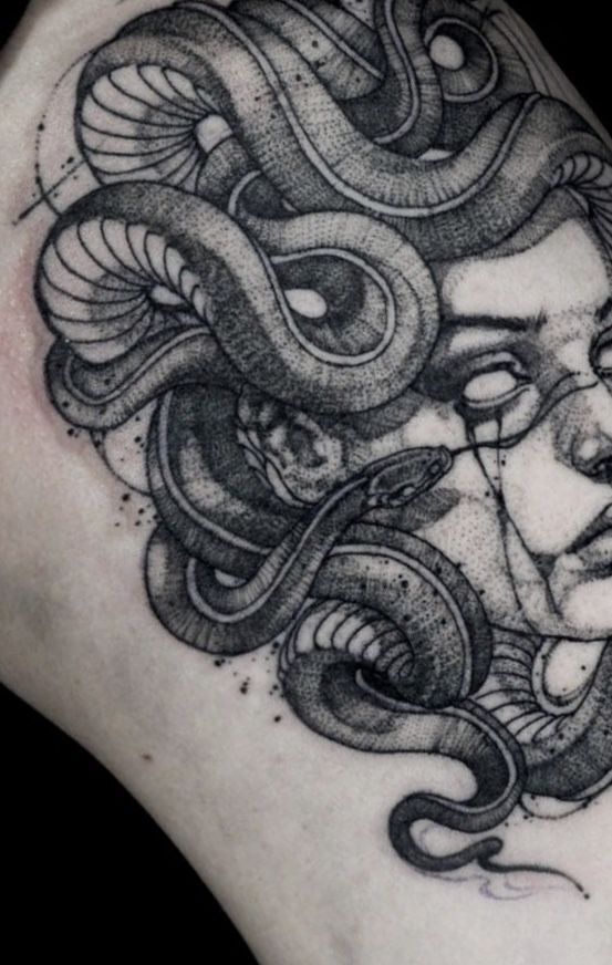 hình xăm Medusa là dấu hiệu của sự bất khuất và kiên cường