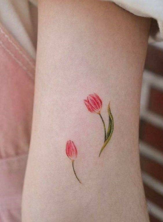 hình xăm hoa tulip đẹp mắt